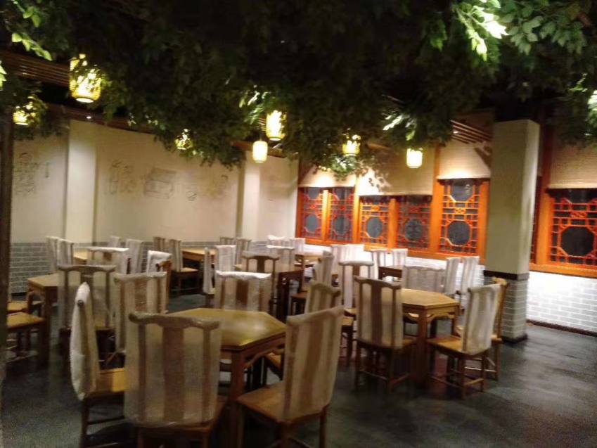 20191223/5e00b8c0010e5.jpg 古陜人家西安餐桌椅安裝現(xiàn)場.jpg