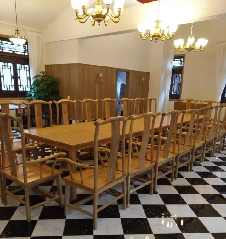 20191229/5e08ba353e502.jpg 飯店餐桌椅定做案例.jpg